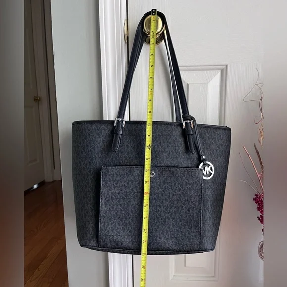 🖤Michael Kors Signature Black Tote Bag🖤 - Picture 6 of 14